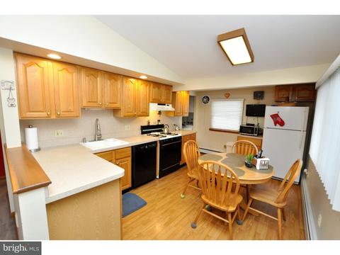 210 Ruth Ave, Maple Shade, NJ 08052 photo 2
