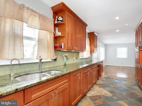 3915 Adams Dr, Silver Spring, MD 20902 photo 4