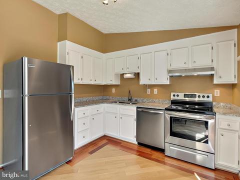 7317 Husky Ln, Springfield, VA 22151 photo 9