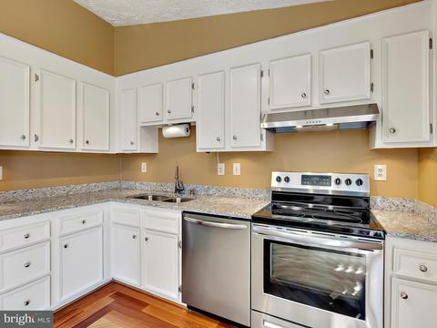 7317 Husky Ln, Springfield, VA 22151 photo 10