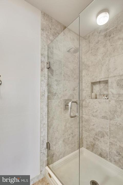 11411 Catalina Ter, Silver Spring, MD 20902 photo 18