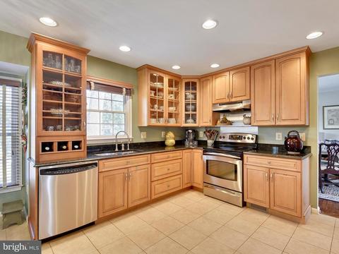 11411 Catalina Ter, Silver Spring, MD 20902 photo 6