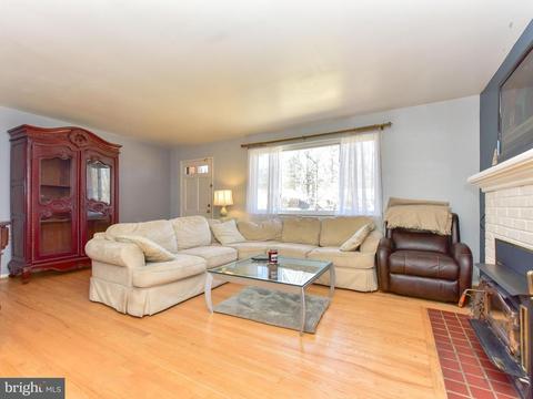 7307 Inzer St, Springfield, VA 22151 photo 4