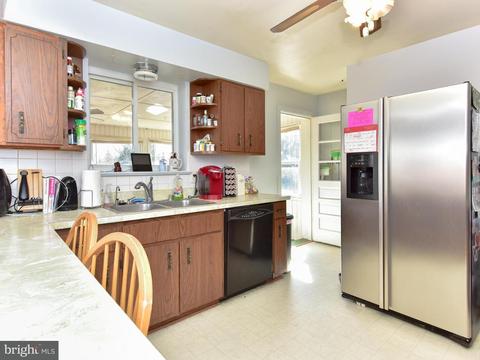 7307 Inzer St, Springfield, VA 22151 photo 8