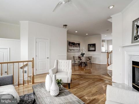 12007 Edgemere Cir, Reston, VA 20190 photo 4