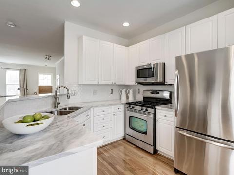 12007 Edgemere Cir, Reston, VA 20190 photo 6