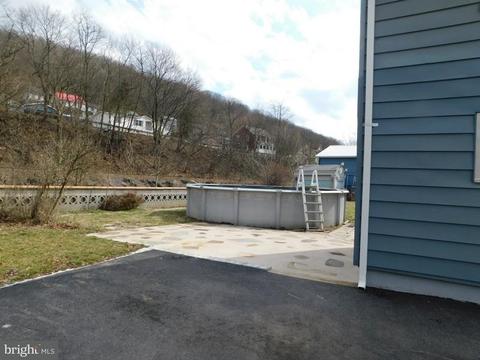 80 Main St E, Lonaconing, MD 21539 photo 3