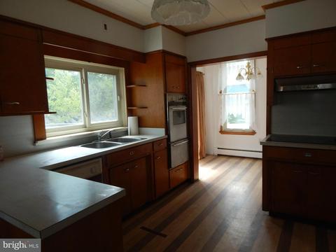 80 Main St E, Lonaconing, MD 21539 photo 5