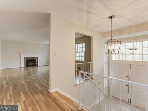 12004 Canter Ln, Reston, VA 20191 photo 3