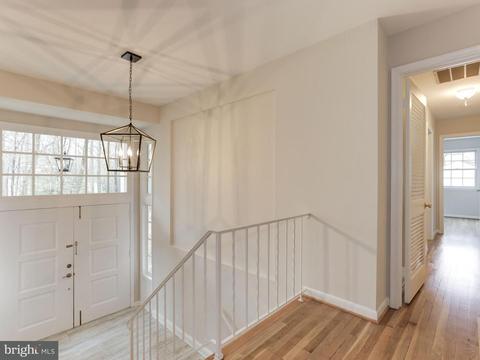 12004 Canter Ln, Reston, VA 20191 photo 2