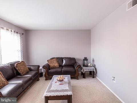 686 Shore Dr, Joppa, MD 21085 photo 4