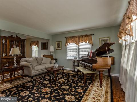 876 Lichtenthal St, Delran, NJ 08075 photo 6