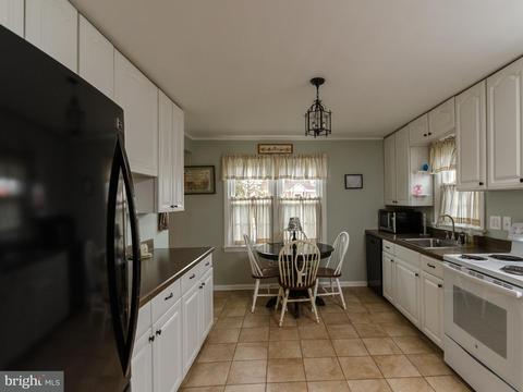 876 Lichtenthal St, Delran, NJ 08075 photo 9