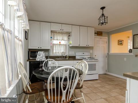 876 Lichtenthal St, Delran, NJ 08075 photo 10