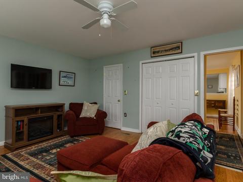 876 Lichtenthal St, Delran, NJ 08075 photo 18