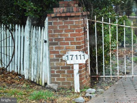 17111 Clear Creek Dr, Silver Spring, MD 20905 photo 2
