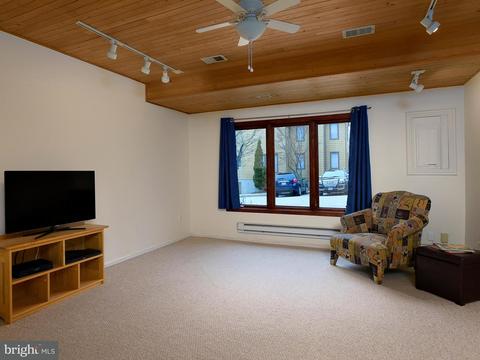 9403 Clocktower Ln, Columbia, MD 21046 photo 4