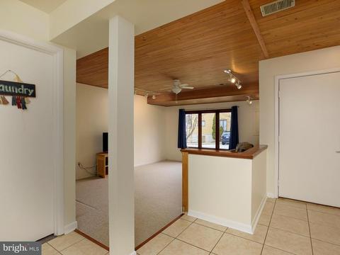 9403 Clocktower Ln, Columbia, MD 21046 photo 3