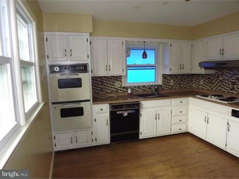 36 Colleen Cir, Ewing, NJ 08638 photo 6