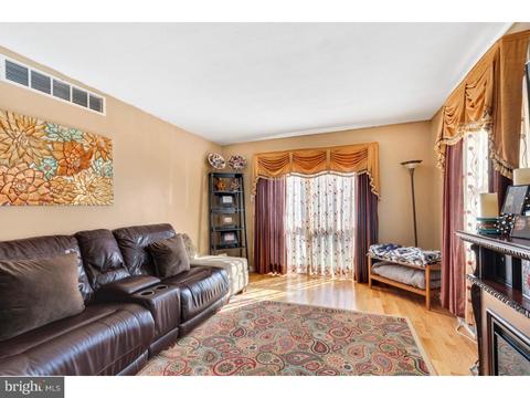 8 Walter Dr, Williamstown, NJ 08094 photo 4