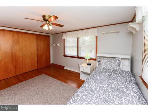 327 E Holly Ave, Pitman, NJ 08071 photo 16