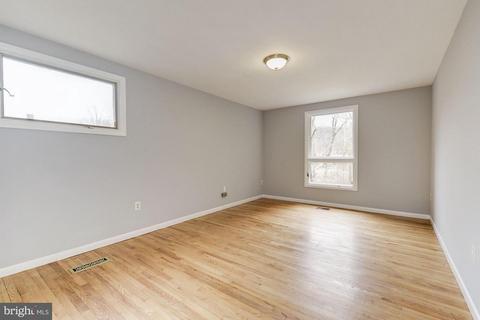 8161 E Beach Dr NW, Washington, DC 20012 photo 16