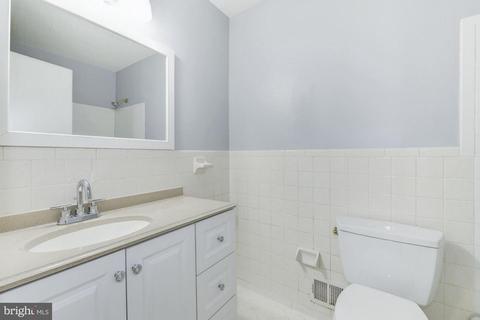 8161 E Beach Dr NW, Washington, DC 20012 photo 15