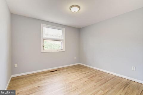 8161 E Beach Dr NW, Washington, DC 20012 photo 14