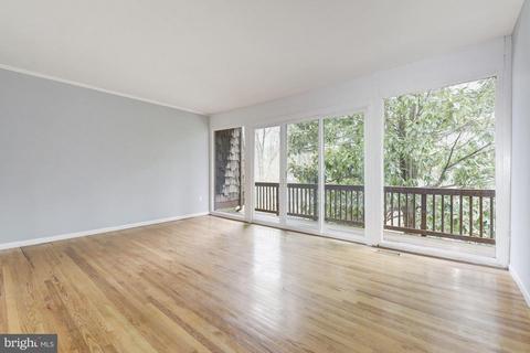 8161 E Beach Dr NW, Washington, DC 20012 photo 9