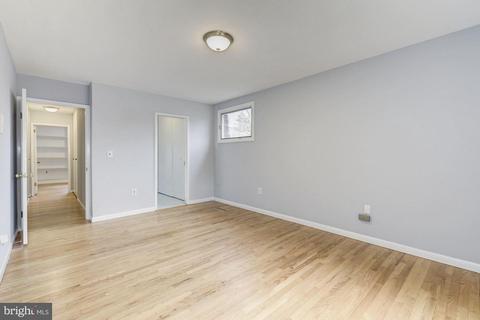 8161 E Beach Dr NW, Washington, DC 20012 photo 17