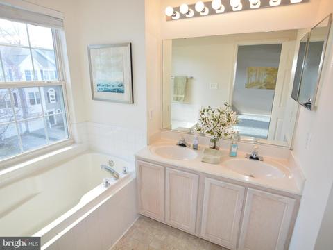 3922 Apple Orchard Dr, Pasadena, MD 21122 photo 23