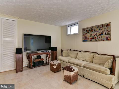 912 Ridge Dr, Mclean, VA 22101 photo 22