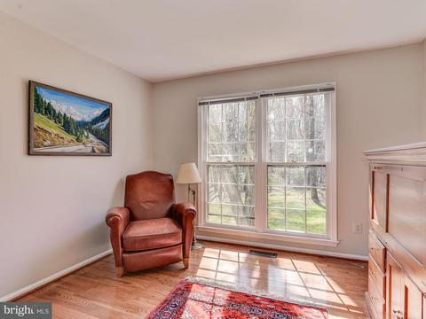 912 Ridge Dr, Mclean, VA 22101 photo 6