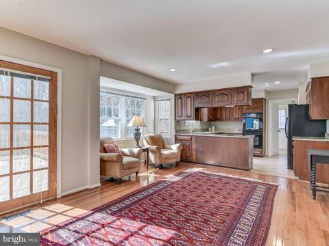 912 Ridge Dr, Mclean, VA 22101 photo 9