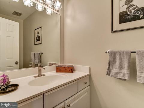 912 Ridge Dr, Mclean, VA 22101 photo 15