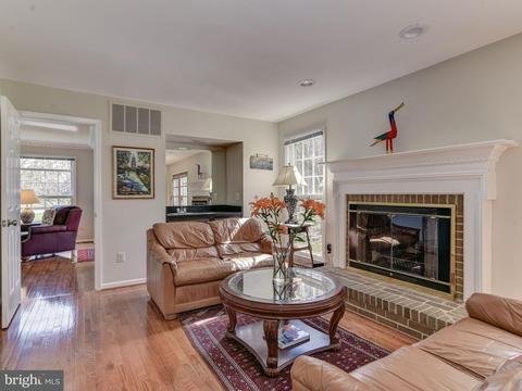 912 Ridge Dr, Mclean, VA 22101 photo 8