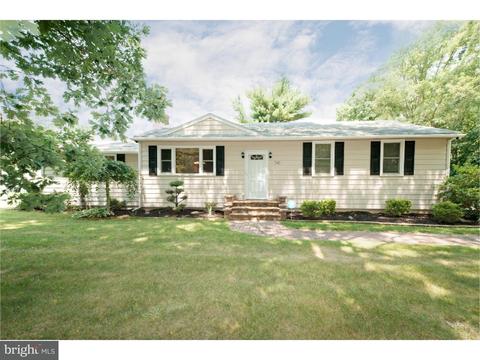 741 8th St, Hammonton, NJ 08037 photo 1