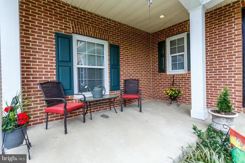 3373 Lady Catherine Cir, Triangle, VA 22172 photo 2