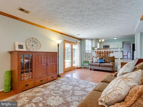 8019 Daffodil Ct, Springfield, VA 22152 photo 10