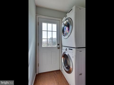 8019 Daffodil Ct, Springfield, VA 22152 photo 17