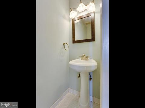 8019 Daffodil Ct, Springfield, VA 22152 photo 18