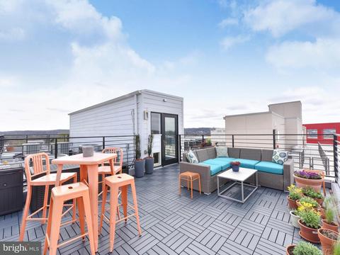 732 15th St SE #5, Washington, DC 20003 photo 1