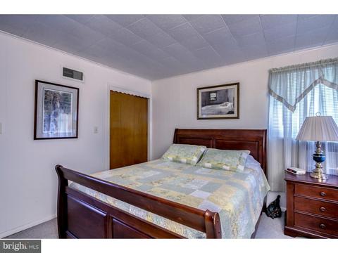 227 Clamer Rd, Ewing, NJ 08628 photo 18