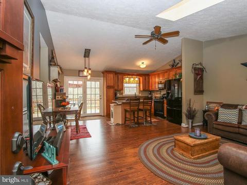 4661 Morgans Bluff Dr, Marshall, VA 20115 photo 5