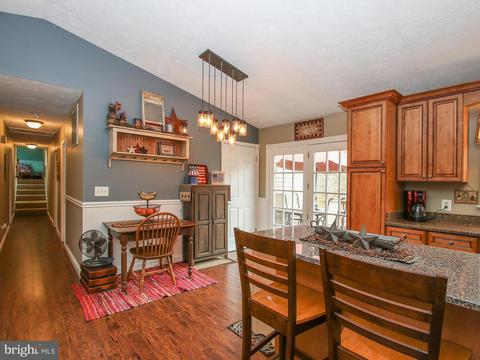 4661 Morgans Bluff Dr, Marshall, VA 20115 photo 9
