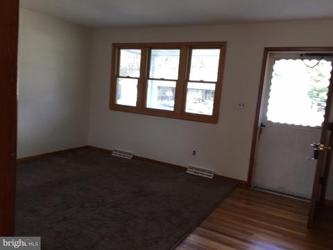 207 Comp St, Hamilton, NJ 08619 photo 3