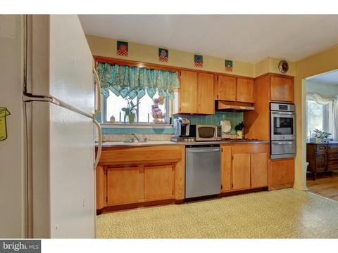 9 Gloucester Ln, Ewing, NJ 08618 photo 13