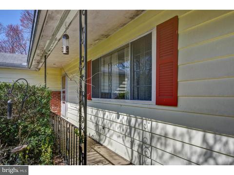 9 Gloucester Ln, Ewing, NJ 08618 photo 4