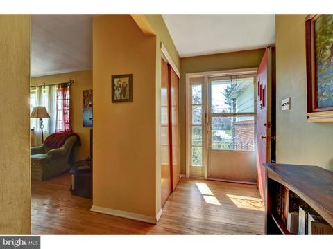 9 Gloucester Ln, Ewing, NJ 08618 photo 5