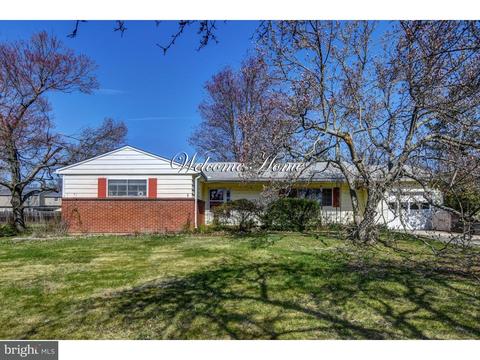 9 Gloucester Ln, Ewing, NJ 08618 photo 1